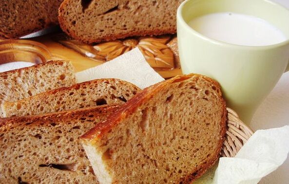 نان سیاه با کفیر به عنوان بخشی از رژیم غذایی ژاپنی