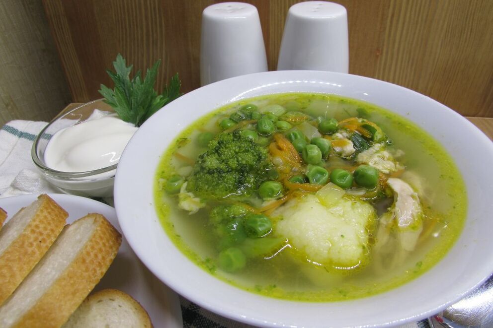 آب گوشت با گل کلم و کلم بروکلی